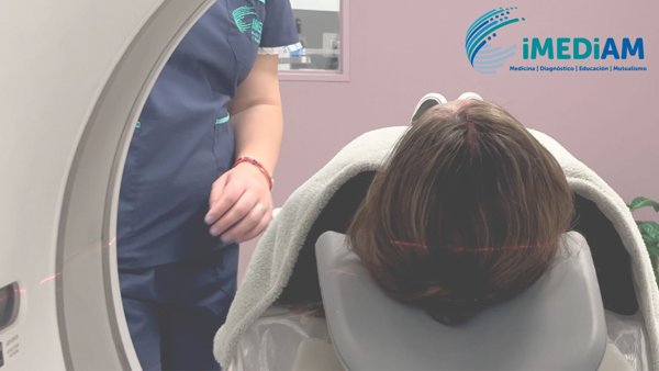 Tomografía cerebral de urgencia: la clave para actuar a tiempo ante un ACV
